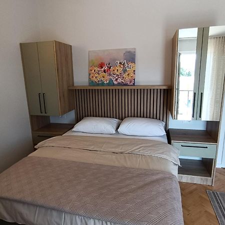 Diana Rooms And Apartments Starigrad Paklenica Ngoại thất bức ảnh