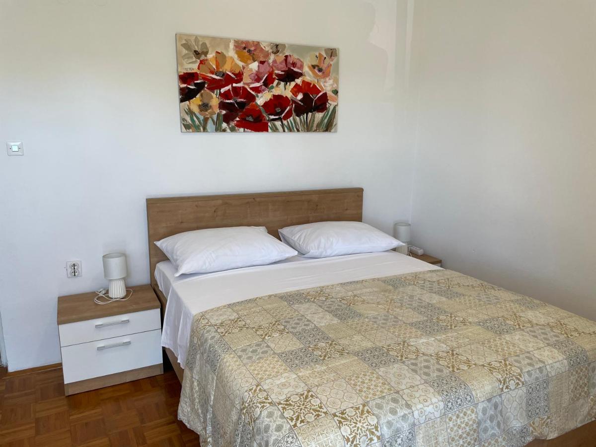 Diana Rooms And Apartments Starigrad Paklenica Ngoại thất bức ảnh