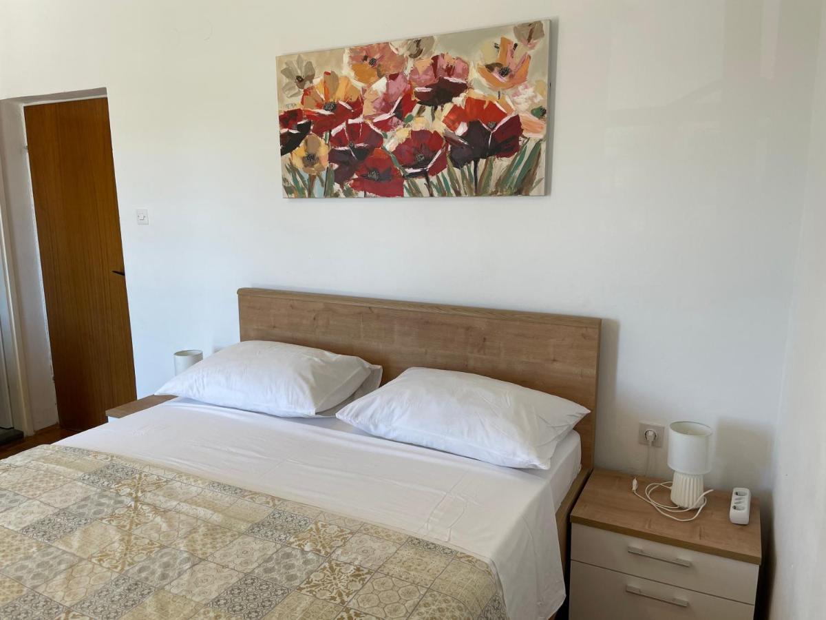Diana Rooms And Apartments Starigrad Paklenica Ngoại thất bức ảnh