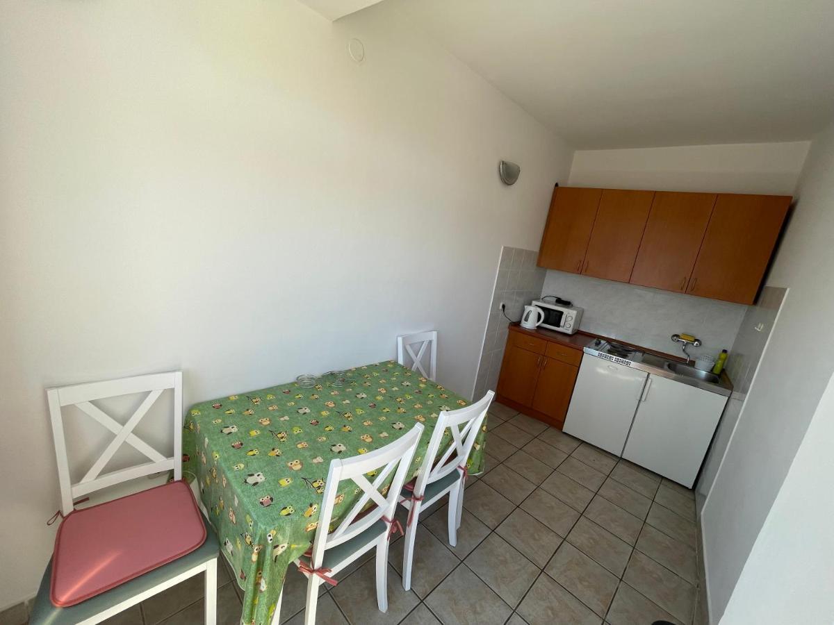 Diana Rooms And Apartments Starigrad Paklenica Ngoại thất bức ảnh