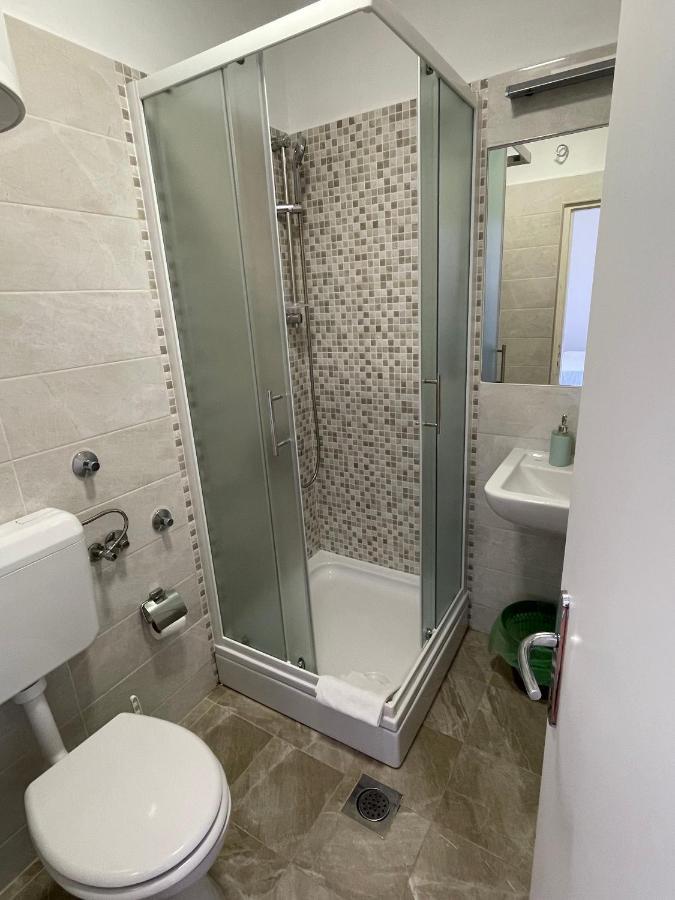 Diana Rooms And Apartments Starigrad Paklenica Ngoại thất bức ảnh