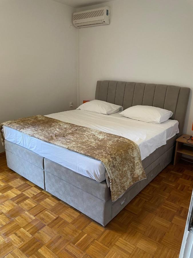 Diana Rooms And Apartments Starigrad Paklenica Ngoại thất bức ảnh