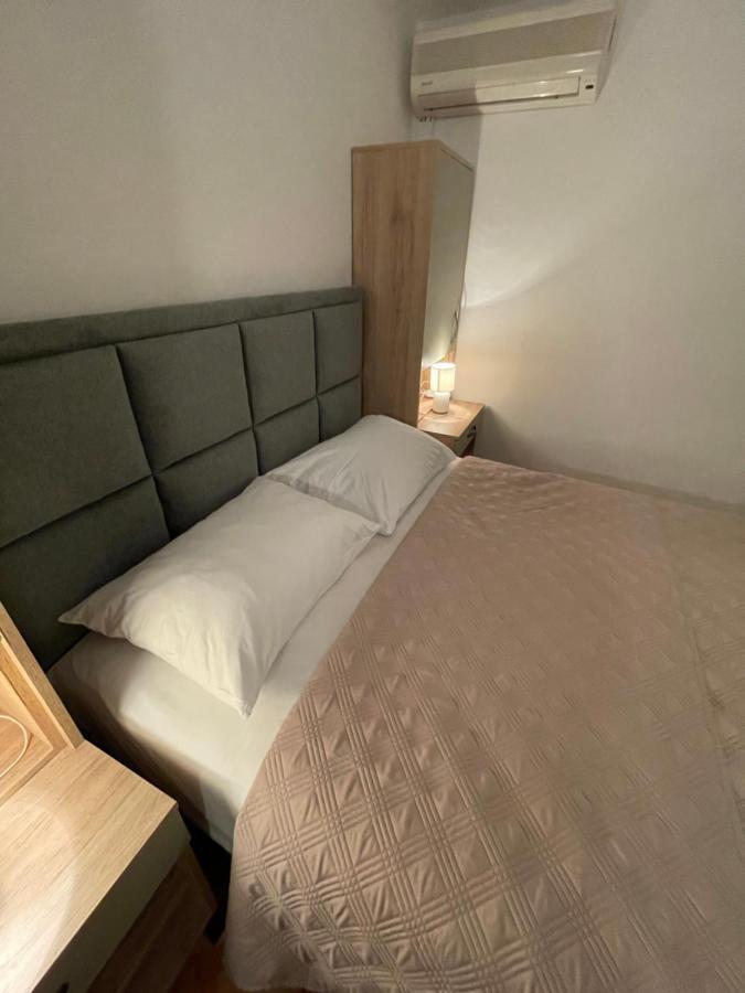 Diana Rooms And Apartments Starigrad Paklenica Ngoại thất bức ảnh