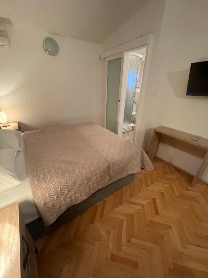 Diana Rooms And Apartments Starigrad Paklenica Ngoại thất bức ảnh