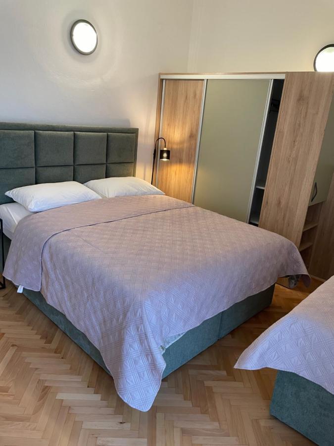 Diana Rooms And Apartments Starigrad Paklenica Ngoại thất bức ảnh