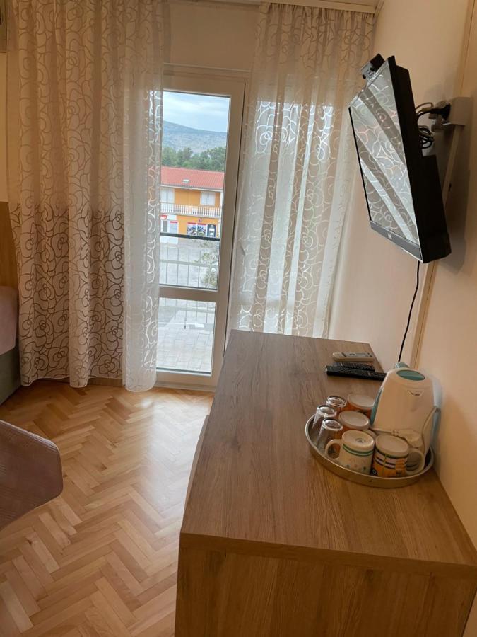 Diana Rooms And Apartments Starigrad Paklenica Ngoại thất bức ảnh