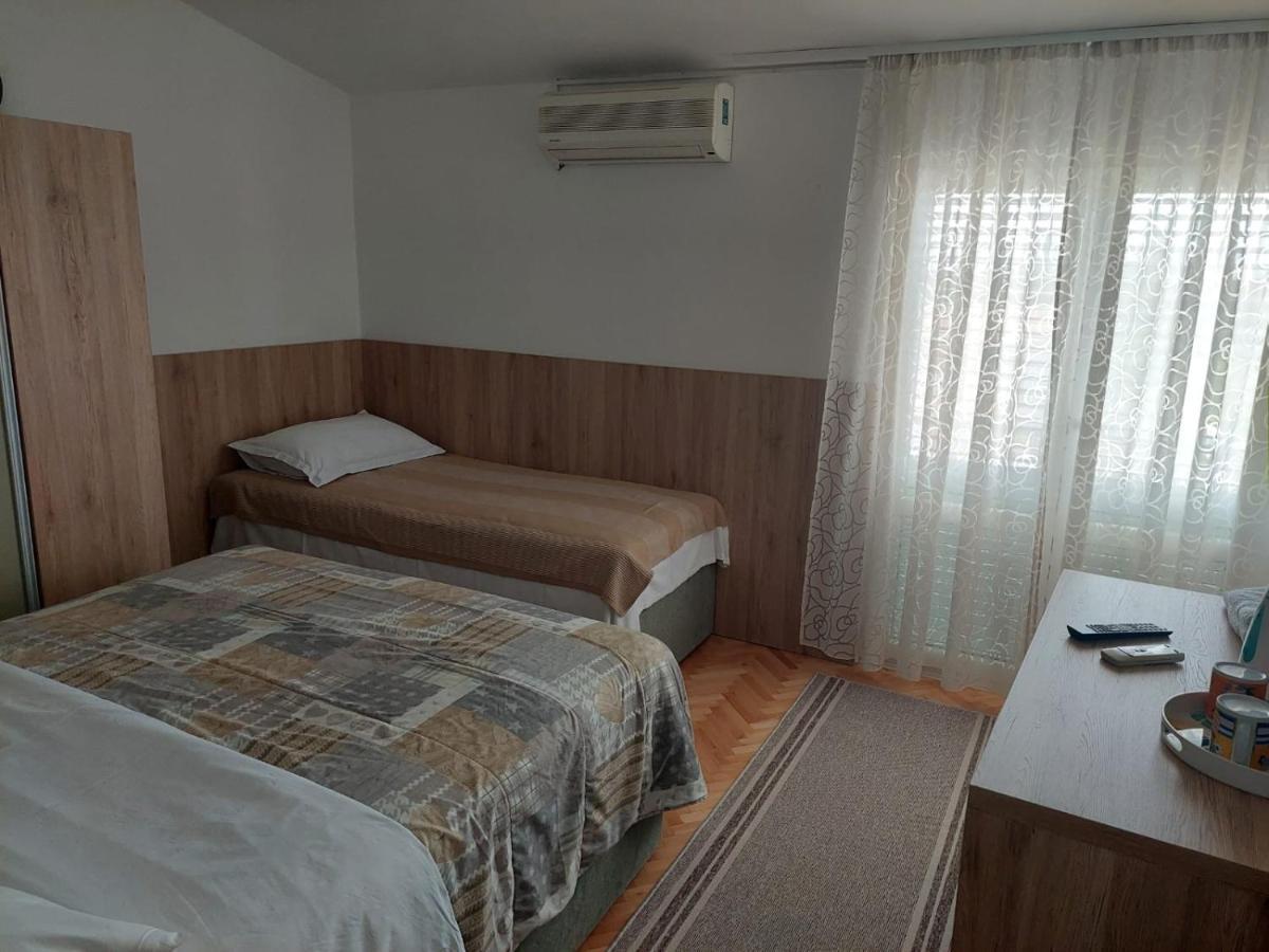 Diana Rooms And Apartments Starigrad Paklenica Ngoại thất bức ảnh