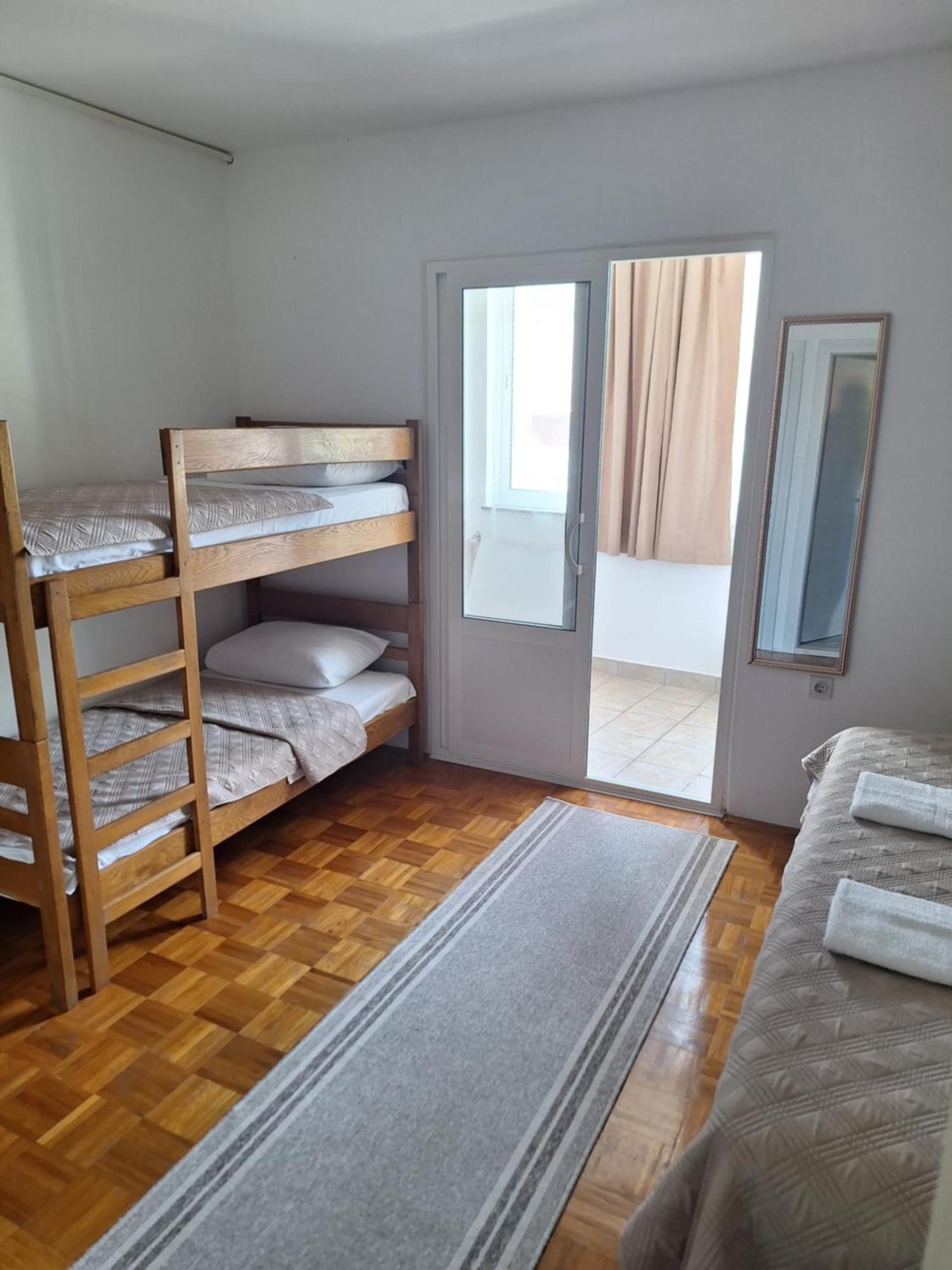 Diana Rooms And Apartments Starigrad Paklenica Ngoại thất bức ảnh