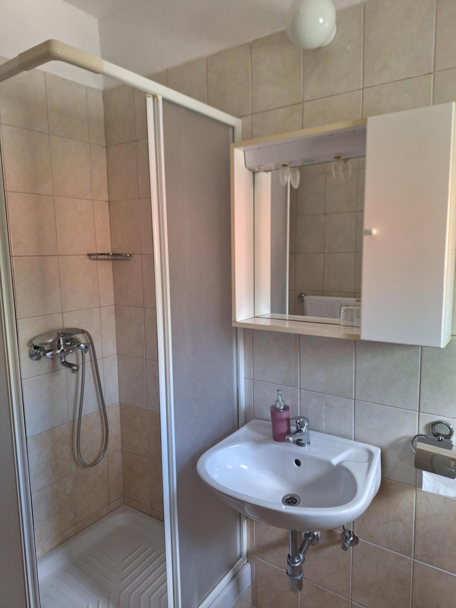 Diana Rooms And Apartments Starigrad Paklenica Ngoại thất bức ảnh