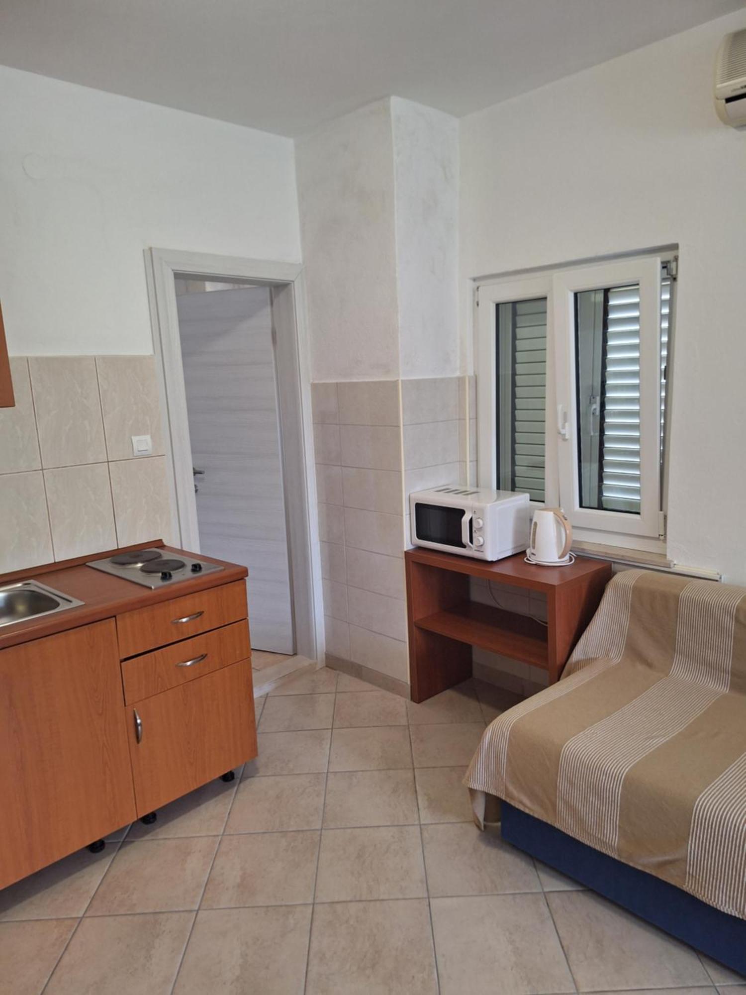 Diana Rooms And Apartments Starigrad Paklenica Ngoại thất bức ảnh