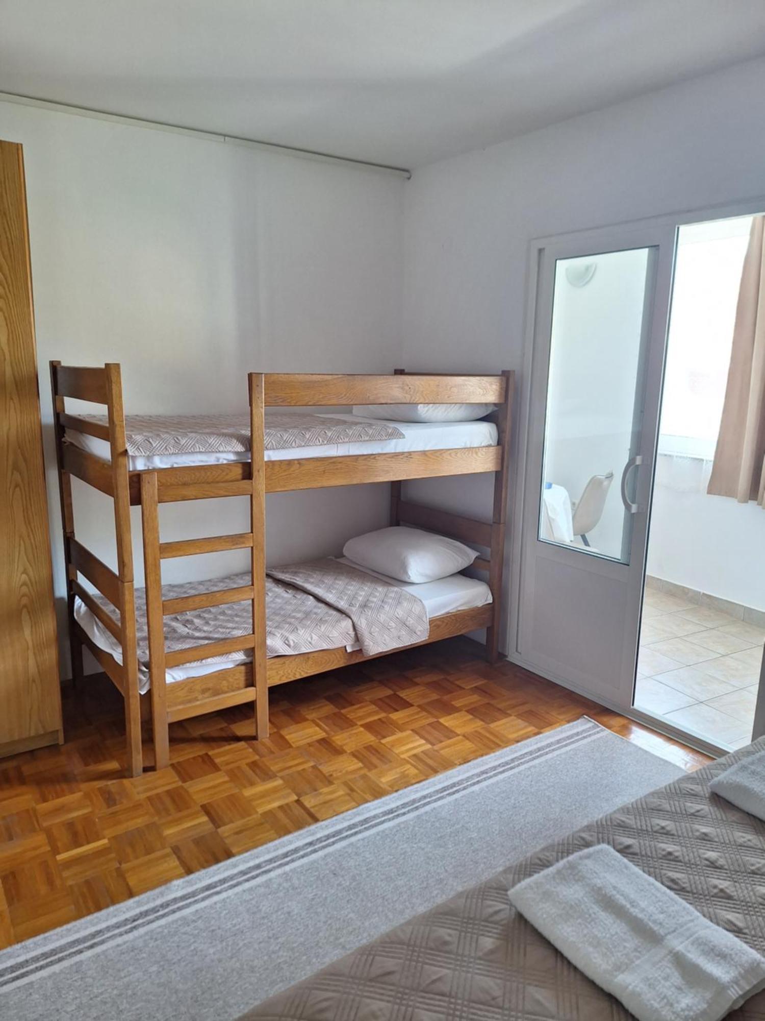 Diana Rooms And Apartments Starigrad Paklenica Ngoại thất bức ảnh