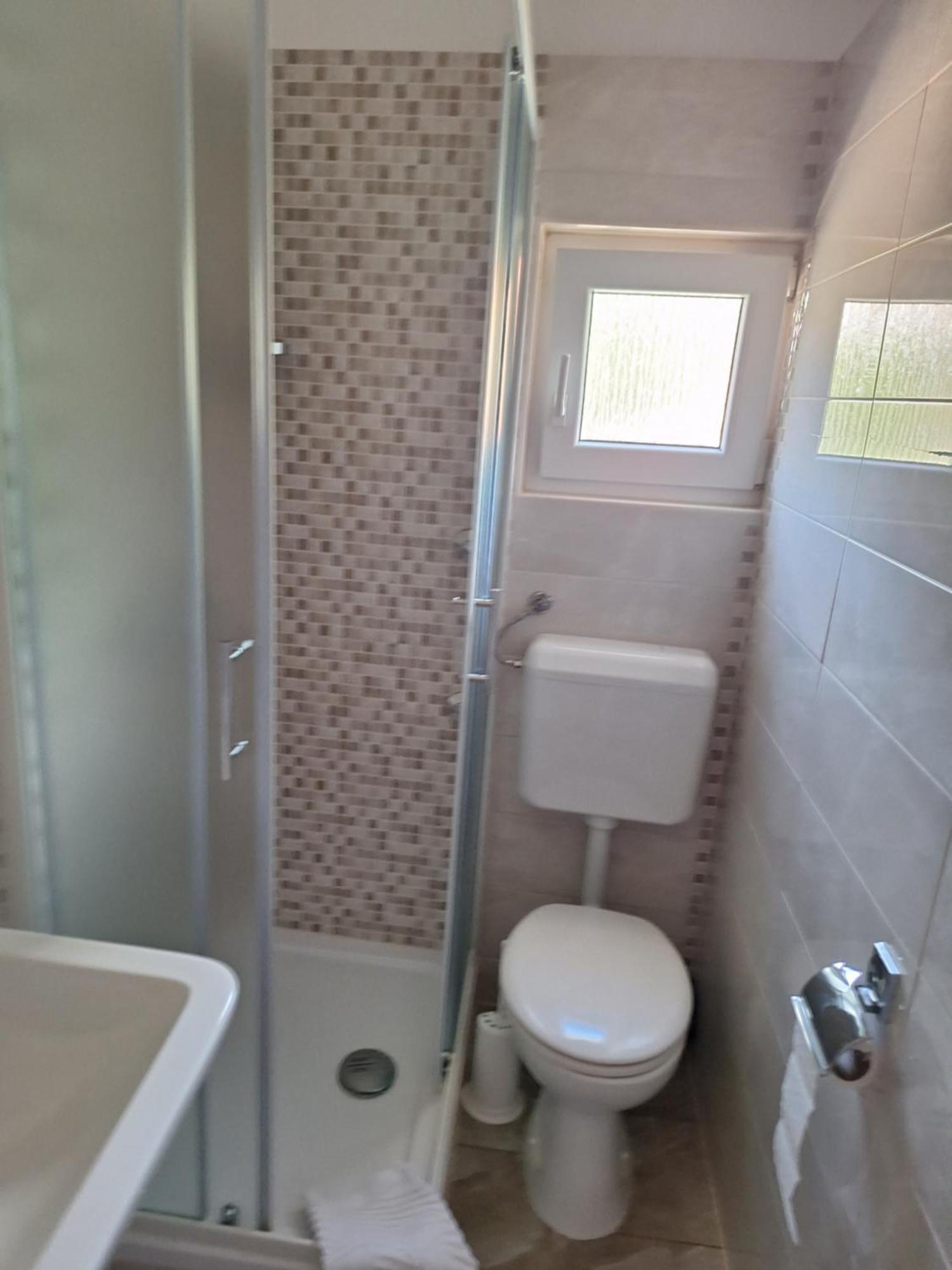 Diana Rooms And Apartments Starigrad Paklenica Ngoại thất bức ảnh