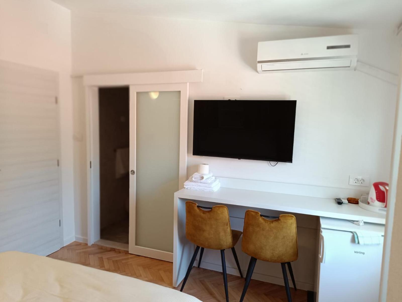 Diana Rooms And Apartments Starigrad Paklenica Phòng bức ảnh