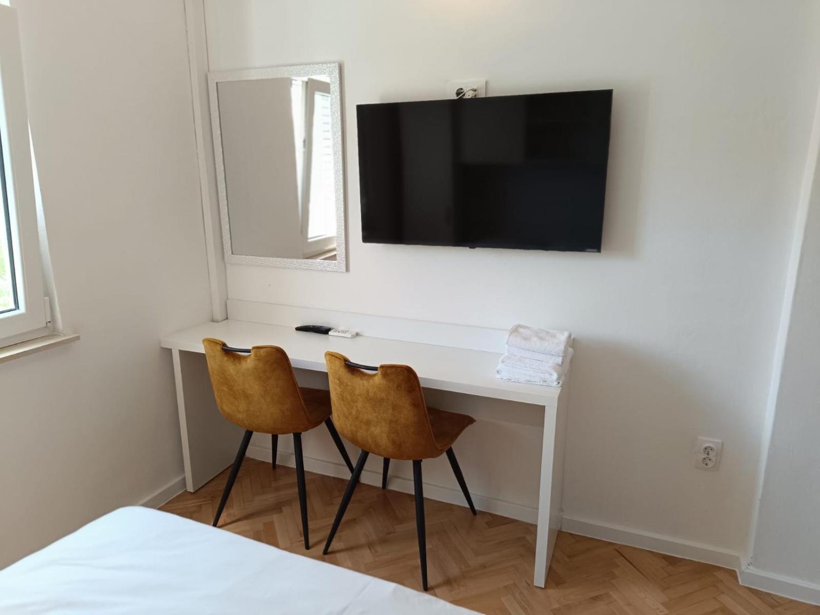 Diana Rooms And Apartments Starigrad Paklenica Phòng bức ảnh