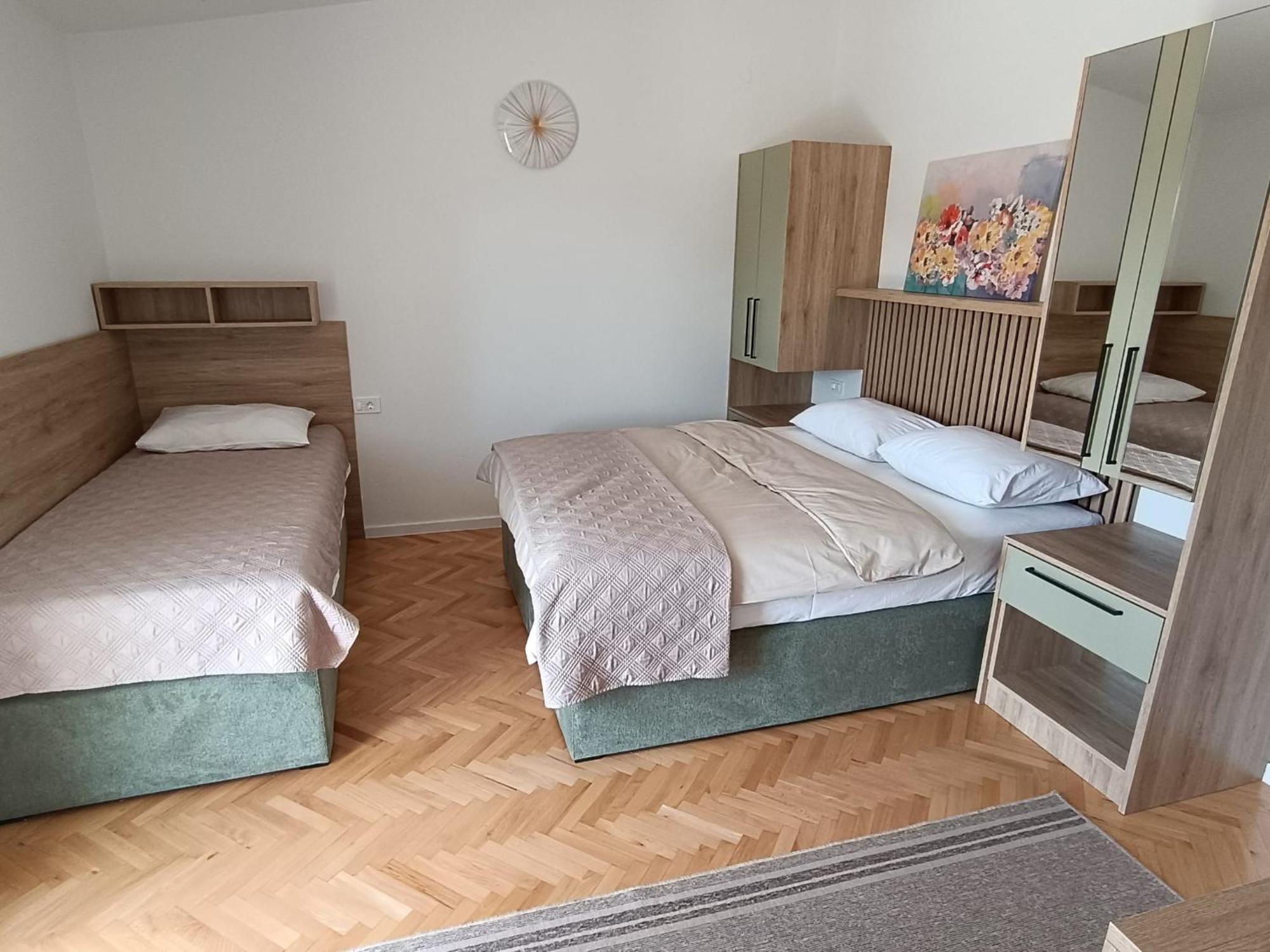 Diana Rooms And Apartments Starigrad Paklenica Ngoại thất bức ảnh