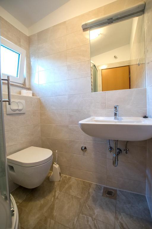 Diana Rooms And Apartments Starigrad Paklenica Ngoại thất bức ảnh